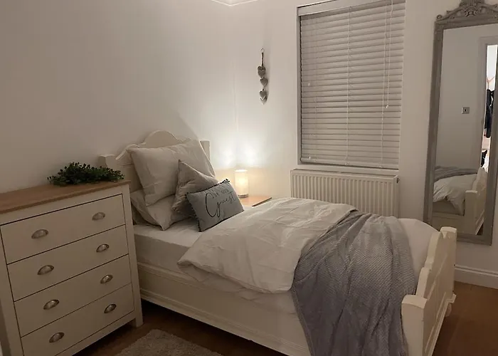 Gorgeous 2 Floor 3 Bed Apartment