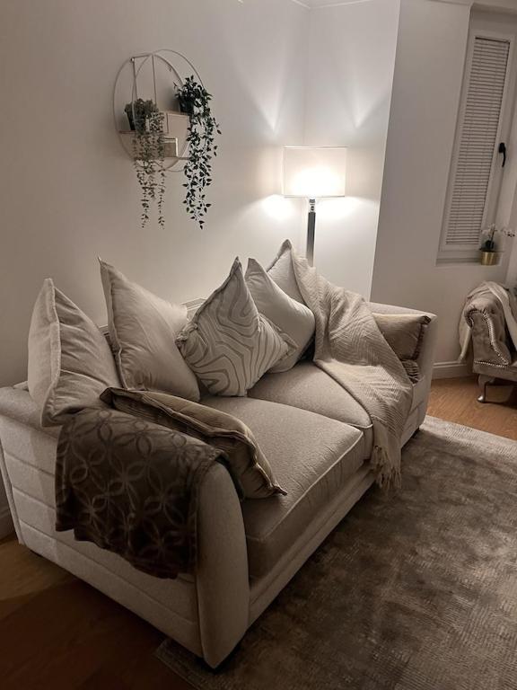 Gorgeous 2 Floor 3 Bed