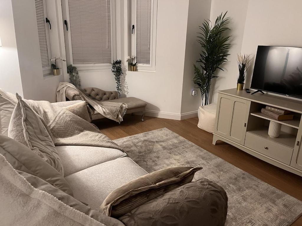 Appartamento Gorgeous 2 Floor 3 Bed *