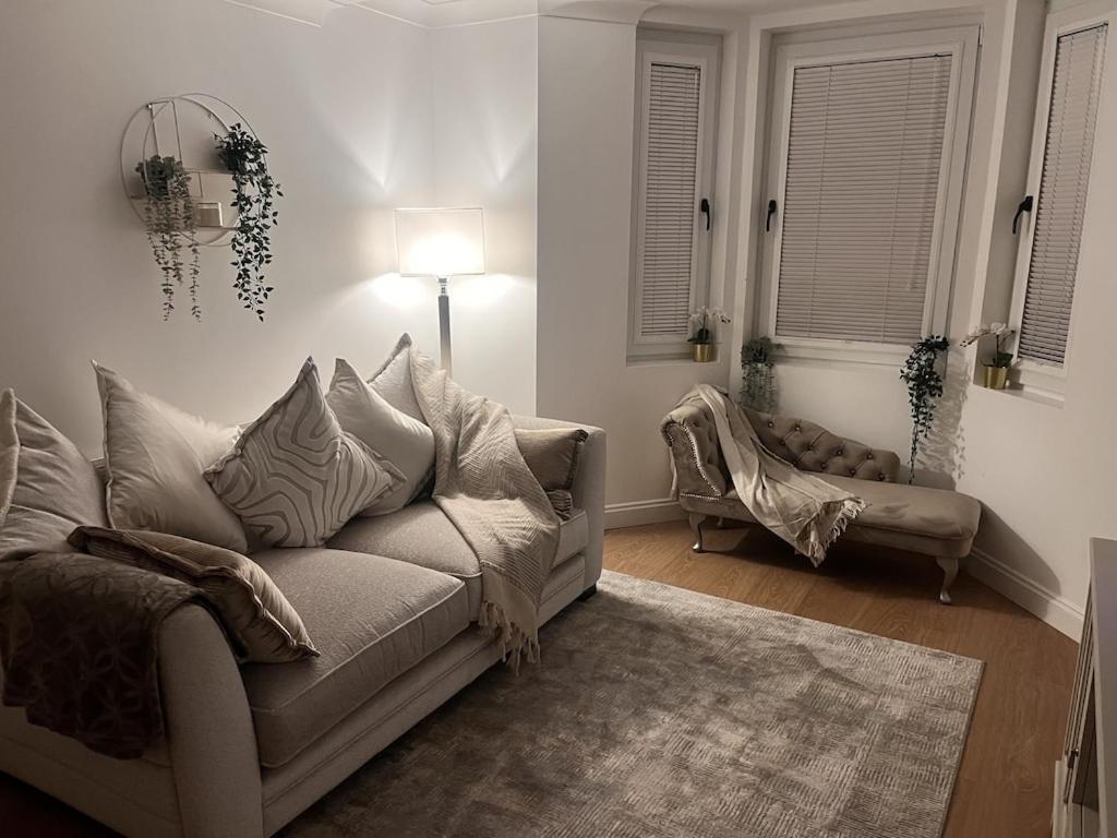 Gorgeous 2 Floor 3 Bed * St Leonards-on-Sea