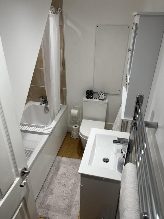 Апартаменты Gorgeous 2 Floor 3 Bed